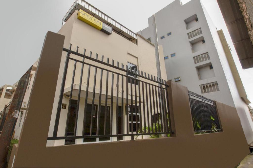 Reddoorz Syariah Near Transmart Mall Palembang Esterno foto