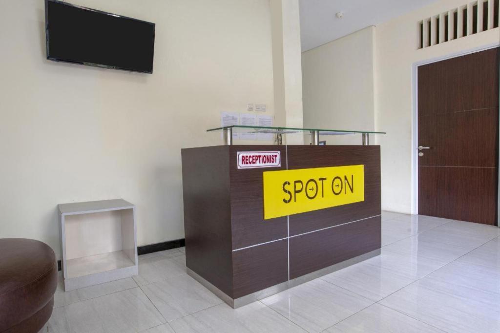 Reddoorz Syariah Near Transmart Mall Palembang Esterno foto