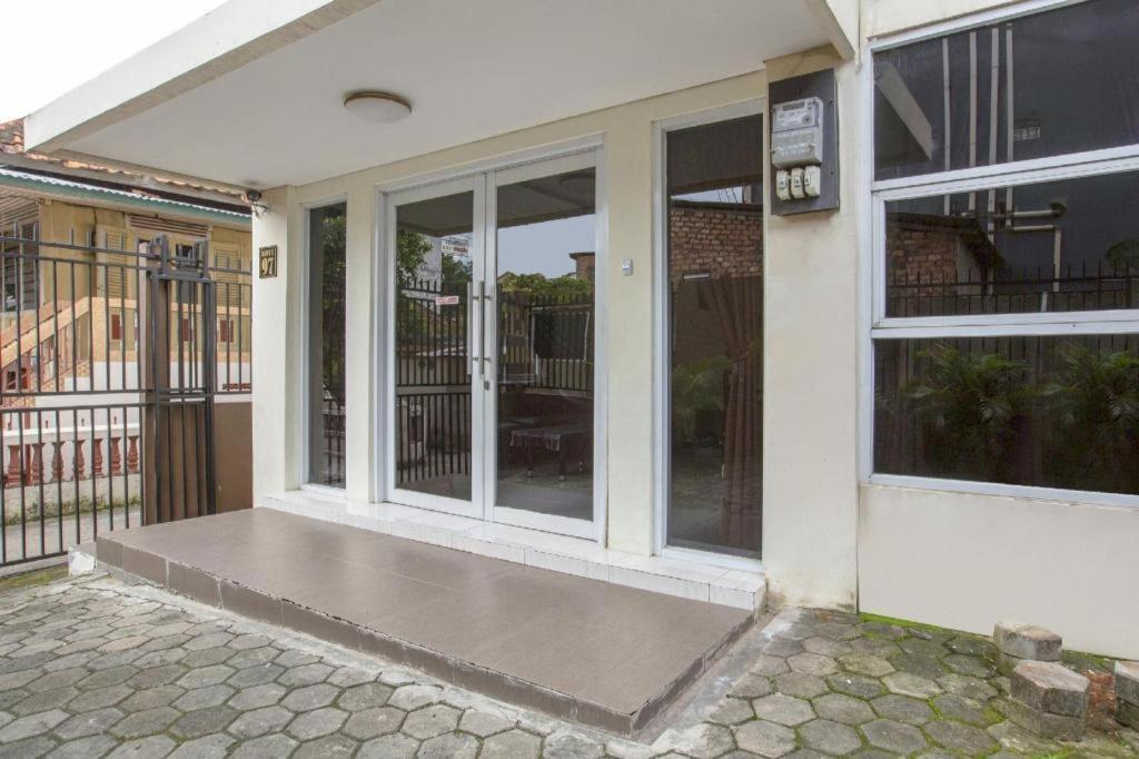 Reddoorz Syariah Near Transmart Mall Palembang Esterno foto