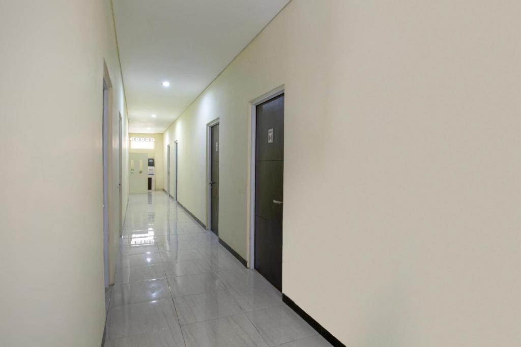 Reddoorz Syariah Near Transmart Mall Palembang Esterno foto
