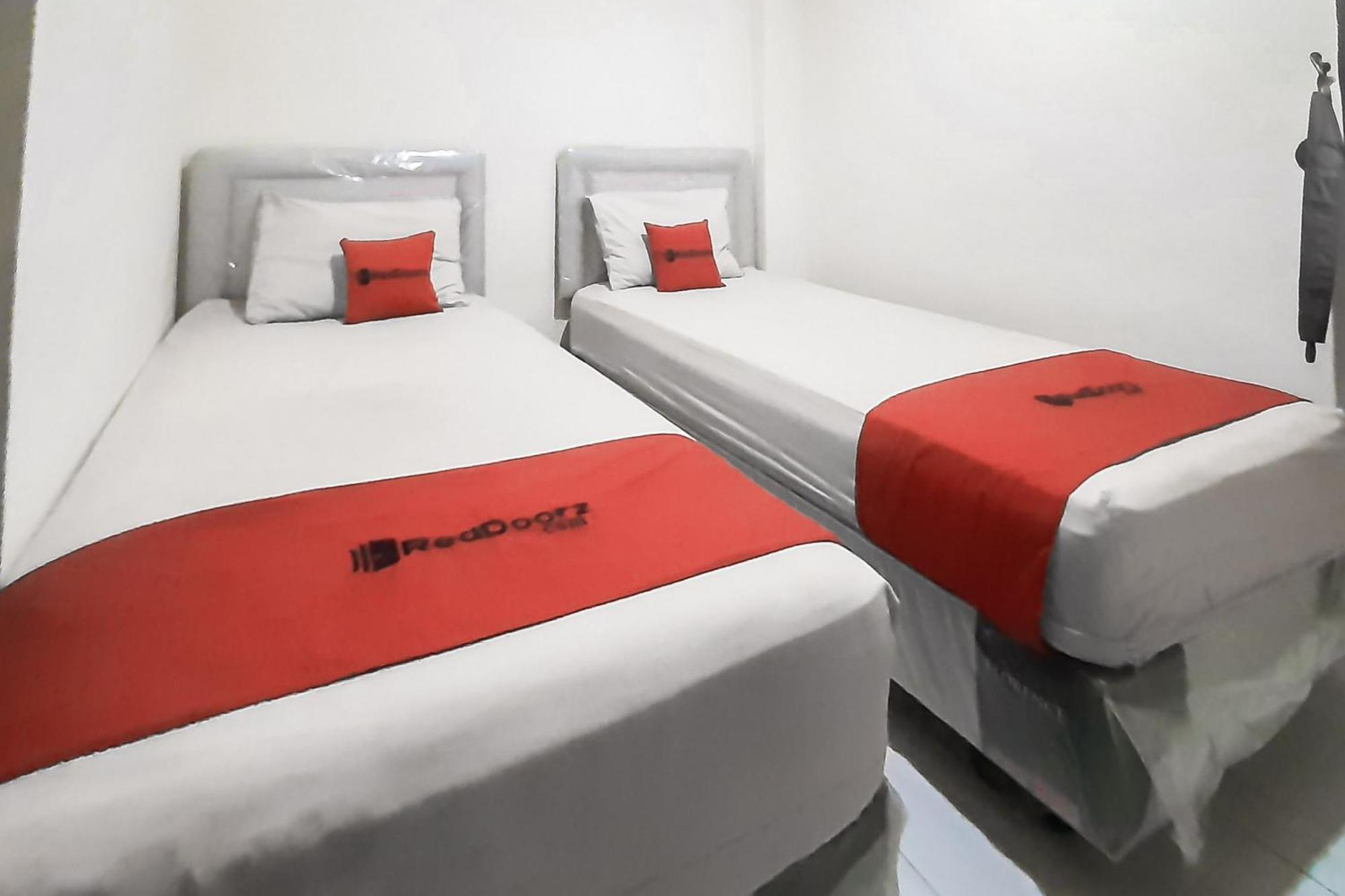 Reddoorz Syariah Near Transmart Mall Palembang Esterno foto