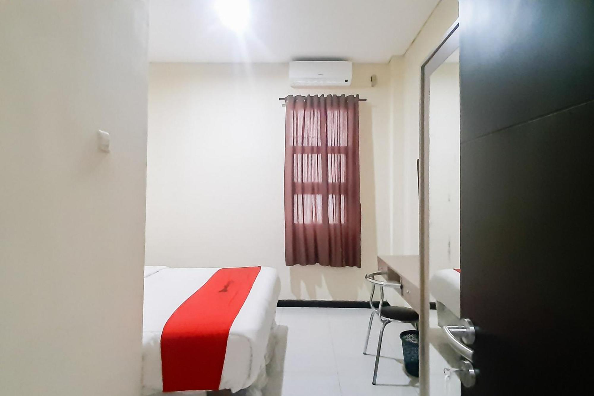 Reddoorz Syariah Near Transmart Mall Palembang Esterno foto